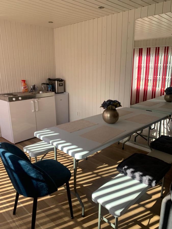 Sjarmerende Gjestehus Med Stor Hage I Sandvika Exterior foto